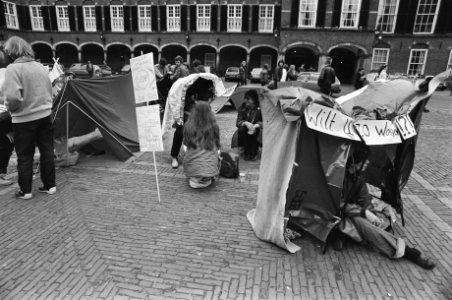 Symbolisch deportatiekamp op Binnenhof het deportatiekamp op Binnenhof, Bestanddeelnr 932-1444