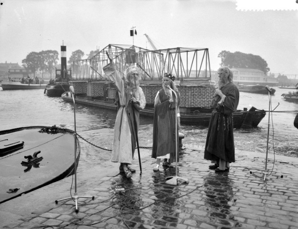 Symbolisch opblazen van de Hembrug, Bestanddeelnr 911-3306