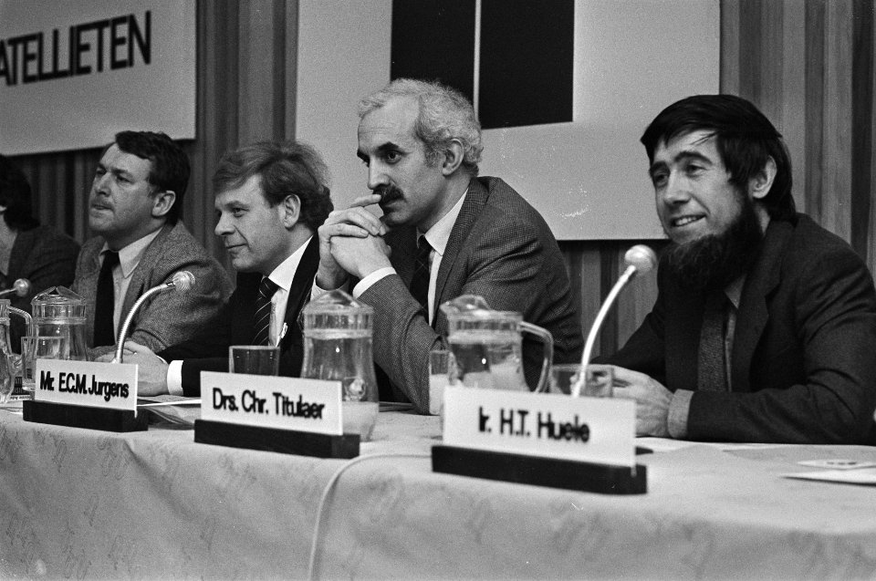 Symposium over omroepsatellieten in Utrecht, georganiseerd door Kabel TV Adori, Bestanddeelnr 930-7640