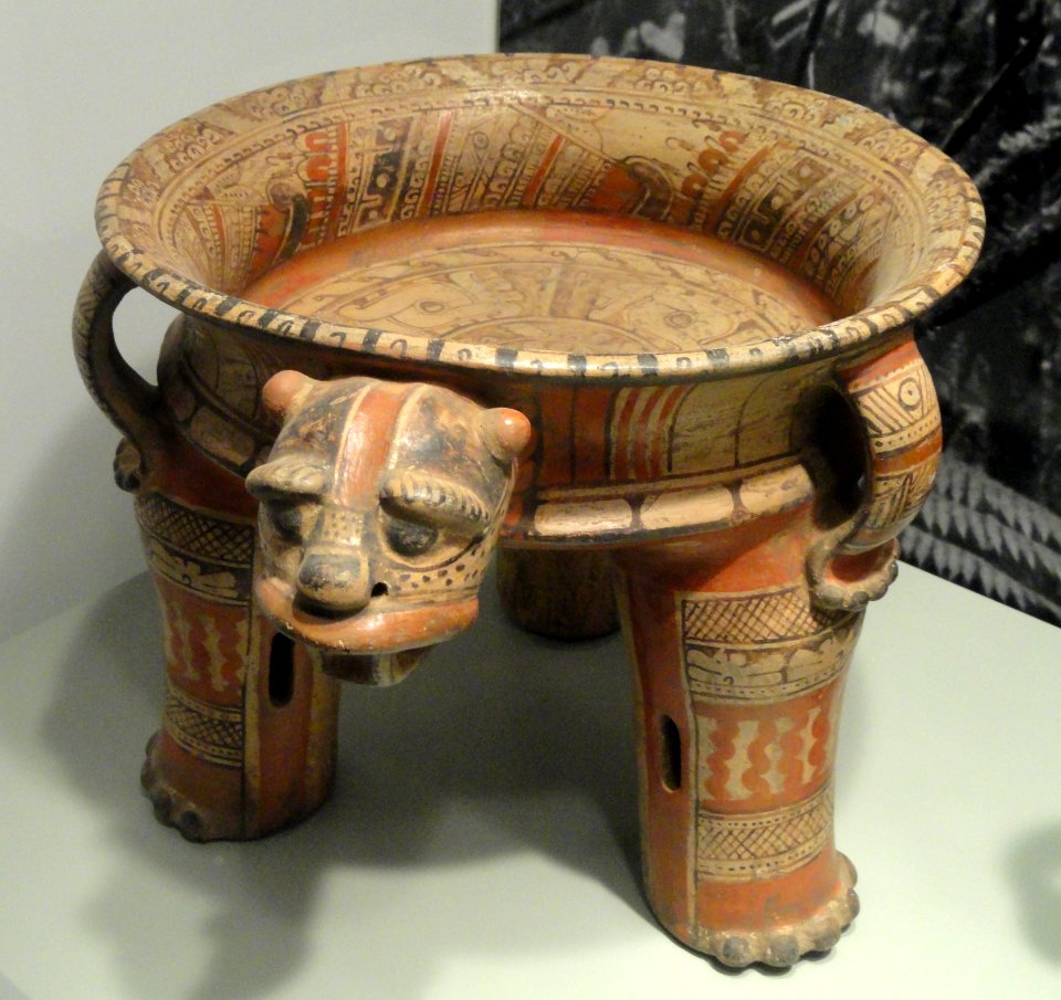 Tetrapod Jaguar Effigy Vessel with rattle supports, 1200-1400 AD, Guanacaste-Nicoya zone, Costa Rica, earthenware with black and red on light orange slip - Gardiner Museum, Toronto - DSC01196