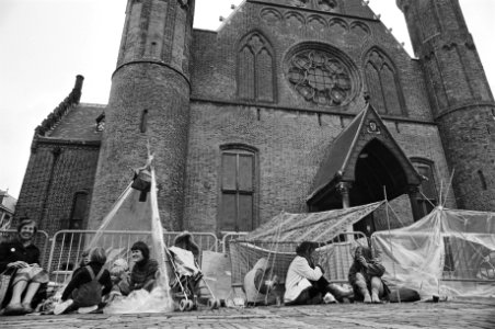 Symbolisch deportatiekamp op Binnenhof het deportatiekamp op Binnenhof, Bestanddeelnr 932-1443
