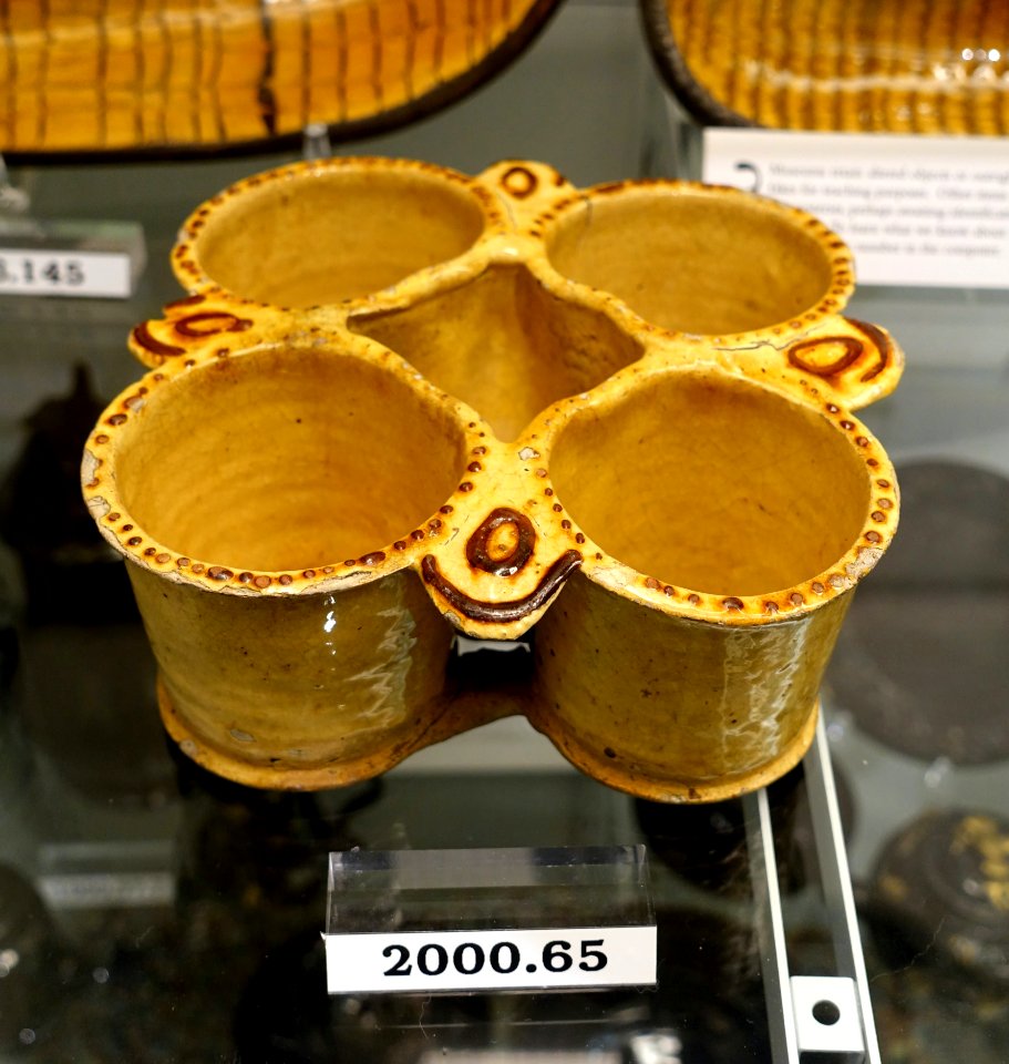 Sweetmeat dish, North Staffordshire or Surrey or Hampshire, England, 1680-1720, slipware, HD 2000.25 - Flynt Center of Early New England Life - Deerfield, Massachusetts - DSC04435