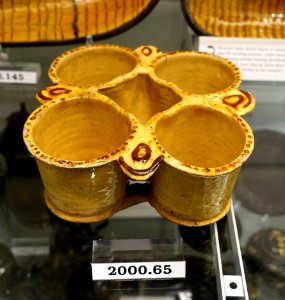 Sweetmeat dish, North Staffordshire or Surrey or Hampshire, England, 1680-1720, slipware, HD 2000.25 - Flynt Center of Early New England Life - Deerfield, Massachusetts - DSC04435