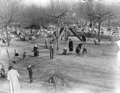 Terras Vondelpark, spelende kinderen in Vondelpark, Bestanddeelnr 903-8519