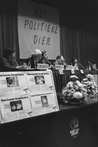 Symposium Het politieke dier in Krasnapolsky in Amsterdam R. de Boois (PvdA), , Bestanddeelnr 933-6394
