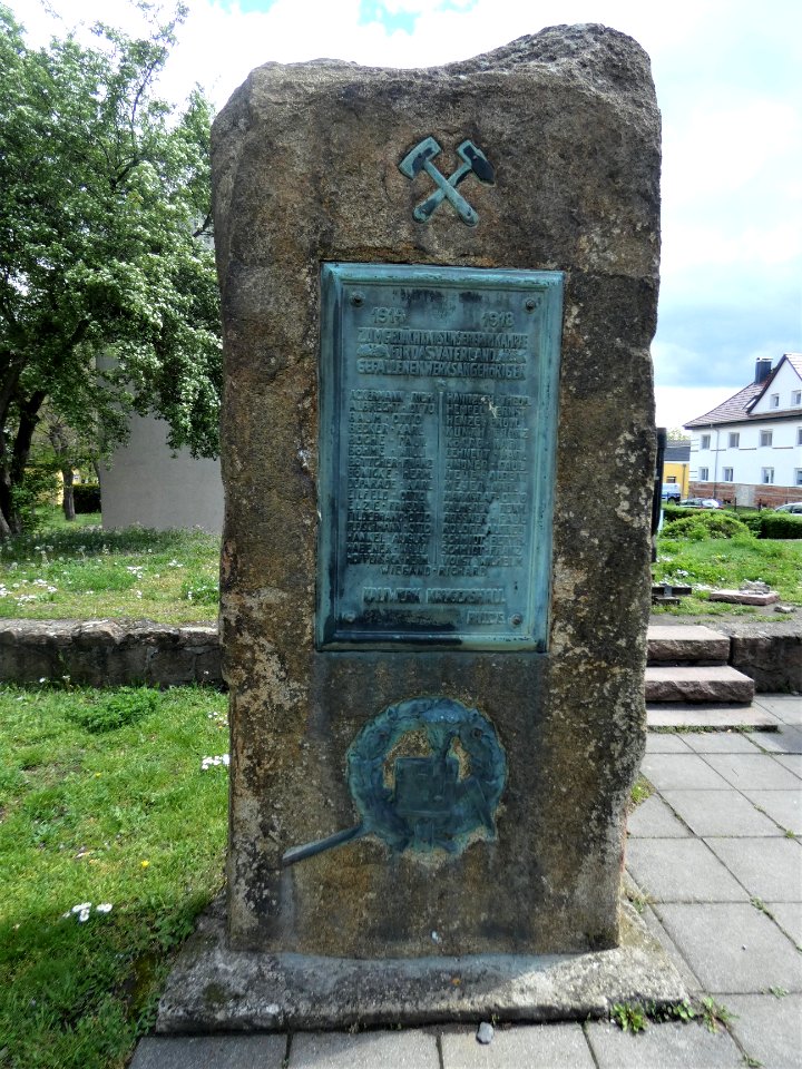 Teutschenthal-Bhf Kriegerdenkmal