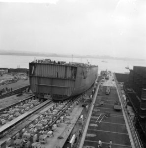 Tewaterlating deel van een schip bij Verolme, Bestanddeelnr 912-0849