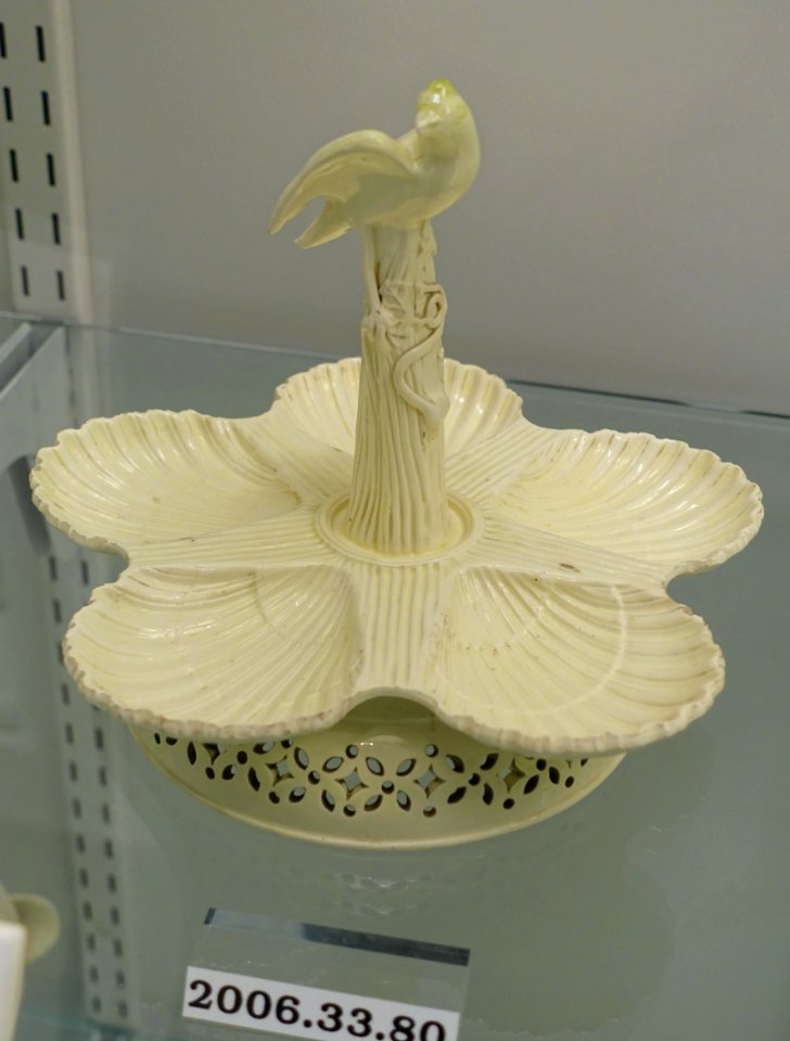 Sweetmeat dish, England, probably Yorkshire, c. 1785, creamware, HD 2006.33.80 - Flynt Center of Early New England Life - Deerfield, Massachusetts - DSC04750