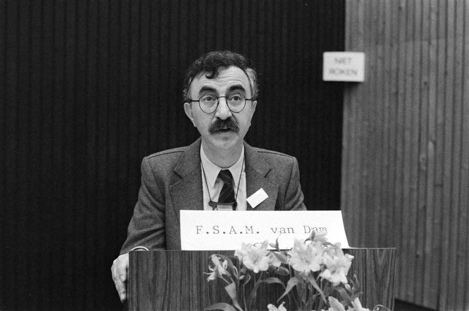 Symposium over Kwaliteit van het leven in Amsterdam nieuwe voorzitter World H, Bestanddeelnr 933-9852