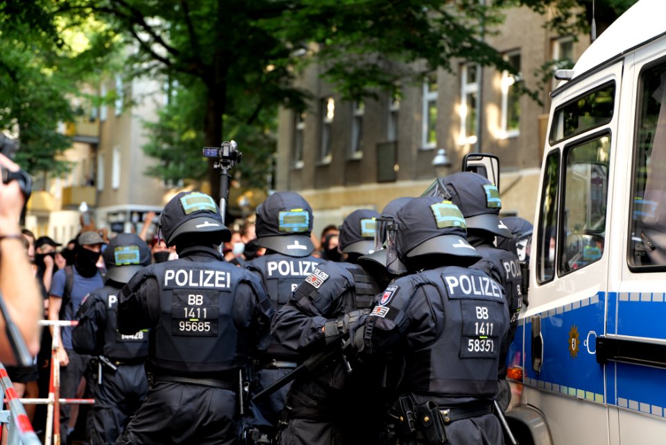 Syndikat eviction protest Berlin Weisestraße 2020-08-07 42
