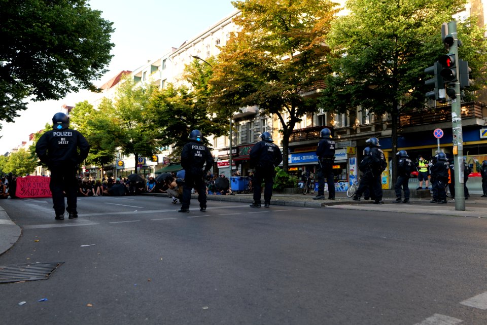 Syndikat eviction protest Berlin Hermannstraße 2020-08-07 04