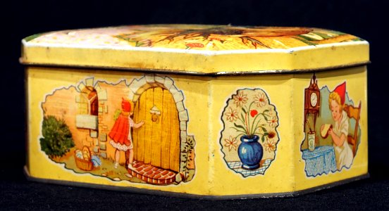 Sweets tin with red riding hood drawings, (England), pic2