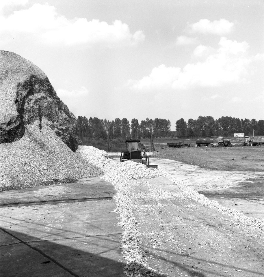 Terreinen, machines, werktuigen, werkzaamheden, bulldozers, Bestanddeelnr 253-6063