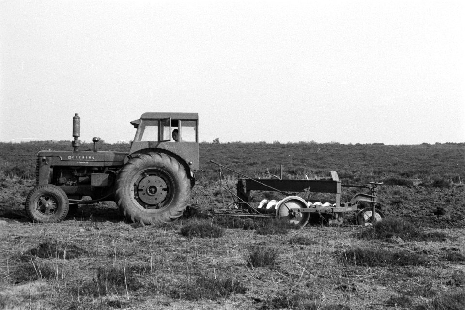 Terreinen, schijvenstoppelploeg, Veluwe Hul, Bestanddeelnr 170-0843