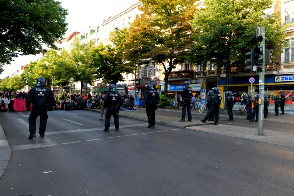 Syndikat eviction protest Berlin Hermannstraße 2020-08-07 01