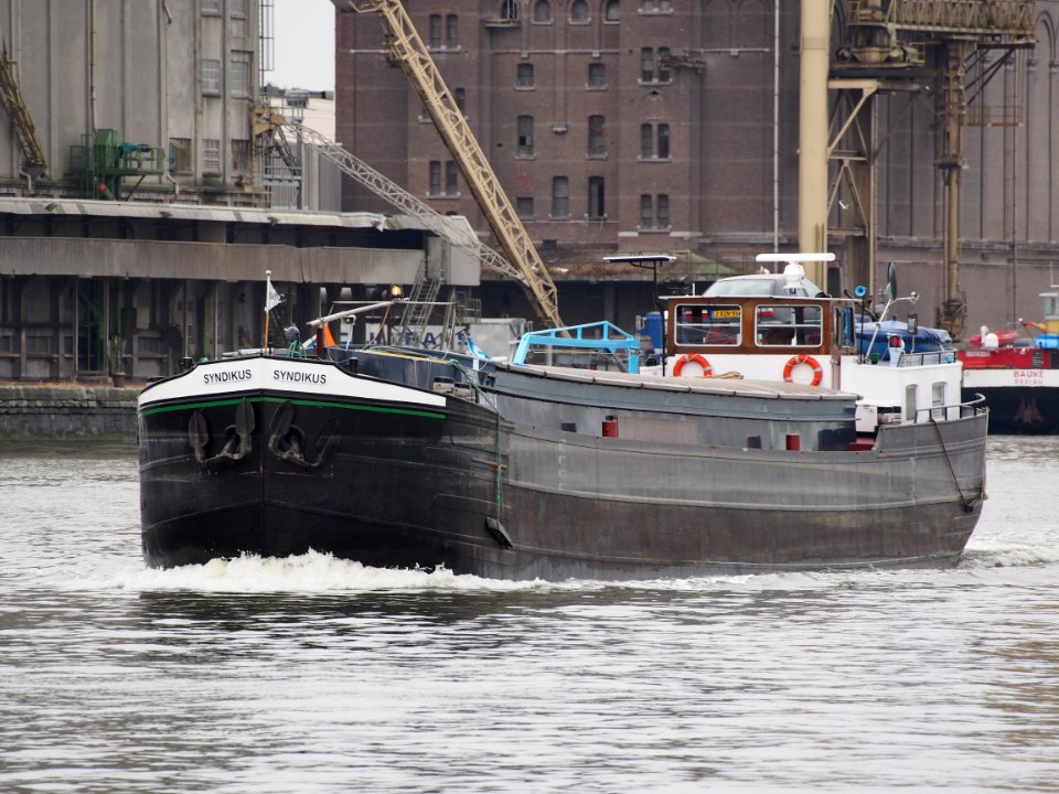 Syndikus - ENI 03051619, Port of Antwerp pic1