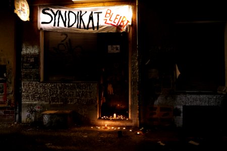 Syndikat at night after eviction 2020-08-07 03