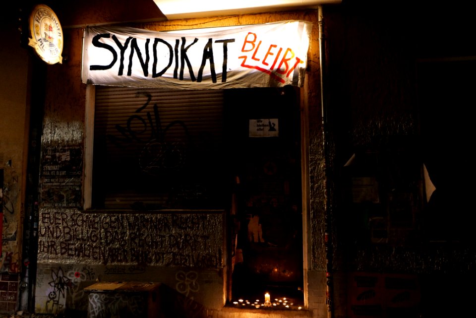 Syndikat at night after eviction 2020-08-07 04