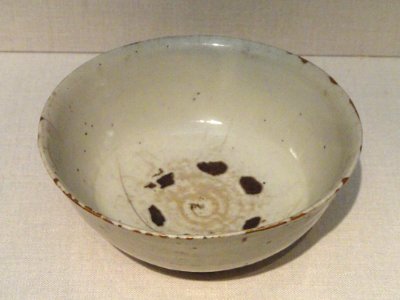 Tea bowl, Korea, Gyeongsangnam-do province, Joseon period, end of 16th - early 17th century, porcelain with translucent glaze and gold lacquer repairs - Freer Gallery of Art - DSC05459