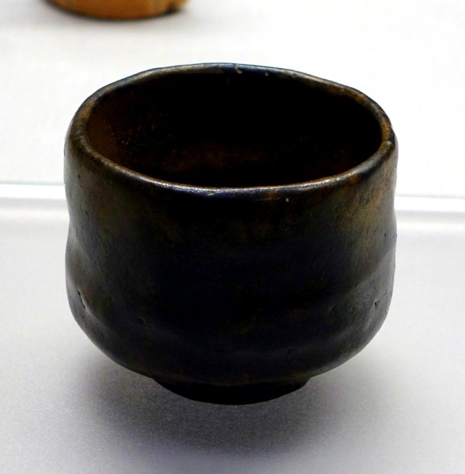 Tea bowl, known as Suchiro, studio of Chojiro, Raku ware, Kuroraku type, Azuchi-Momoyama to Edo period, 1500s-1600s AD, ceramic - Tokyo National Museum - Ueno Park, Tokyo, Japan - DSC08889