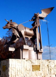 Teruel - Monumento al toro, la estrella, el angel y el vaquillero