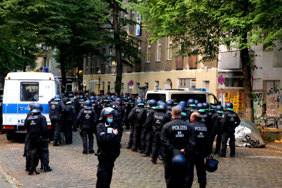 Syndikat eviction protest Berlin Weisestraße 2020-08-07 50