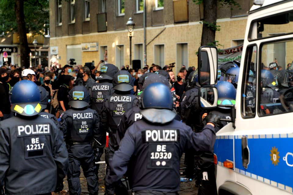 Syndikat eviction protest Berlin Weisestraße 2020-08-07 52