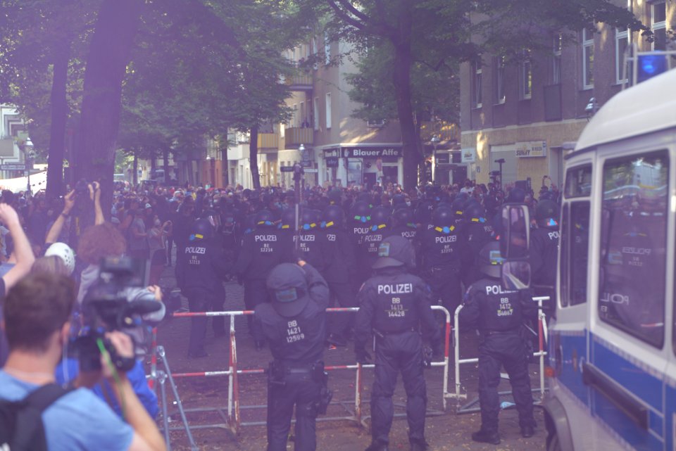 Syndikat eviction protest Berlin Weisestraße 2020-08-07 37
