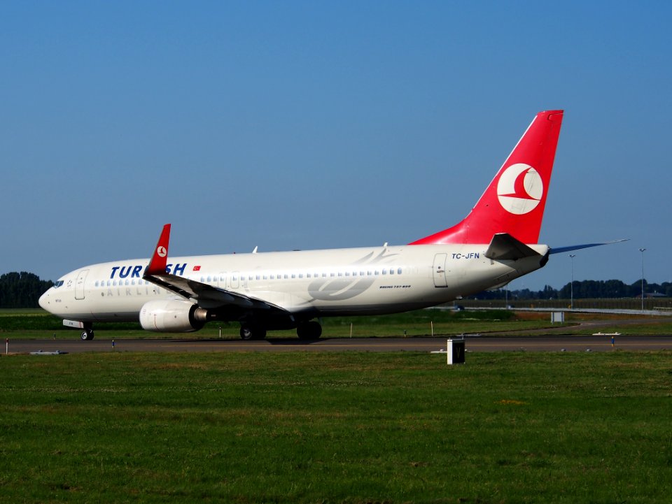 TC-JFN Turkish Airlines Boeing 737-8F2(WL) - cn 29776 taxiing 18july2013 pic-004