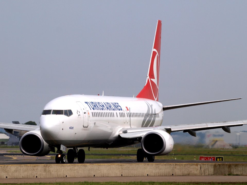 TC-JFM Turkish Airlines Boeing 737-8F2 taxiing 13July2013 pic1