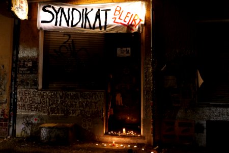 Syndikat at night after eviction 2020-08-07 05