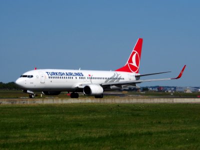 TC-JFM Turkish Airlines Boeing 737-8F2(WL) - cn 29775 taxiing 21July2013 pic-005