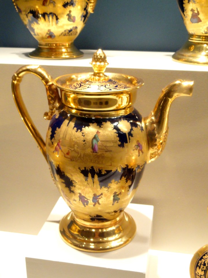 Tea and Coffee Service, c. 1820, Denuelle Porcelain Manufactory, Paris, porcelain, enamel, gilding - Art Institute of Chicago - DSC09836