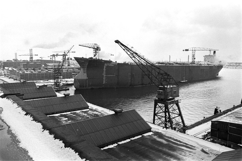 Tanker Fina Britannia 225.000 ton wordt gedoopt bij NDSM, Amsterdam, Bestanddeelnr 924-3248
