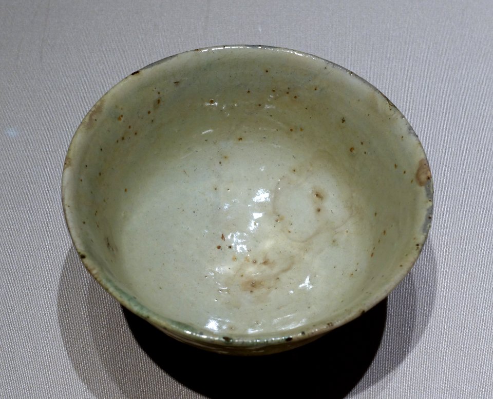 Tea bowl, Kohiki type, known as 'Takasago', Korea, Joseon dynasty, 1500s-1600s AD, ceramic - Tokyo National Museum - Tokyo, Japan - DSC08081