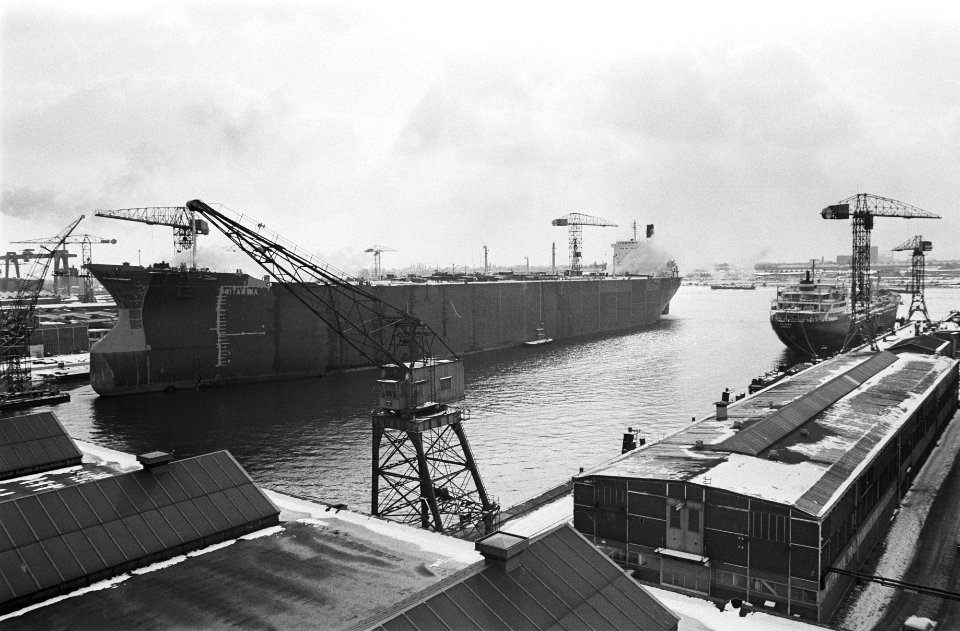 Tanker Fina Britannia 225.000 ton wordt gedoopt bij NDSM, Amsterdam, Bestanddeelnr 924-3249