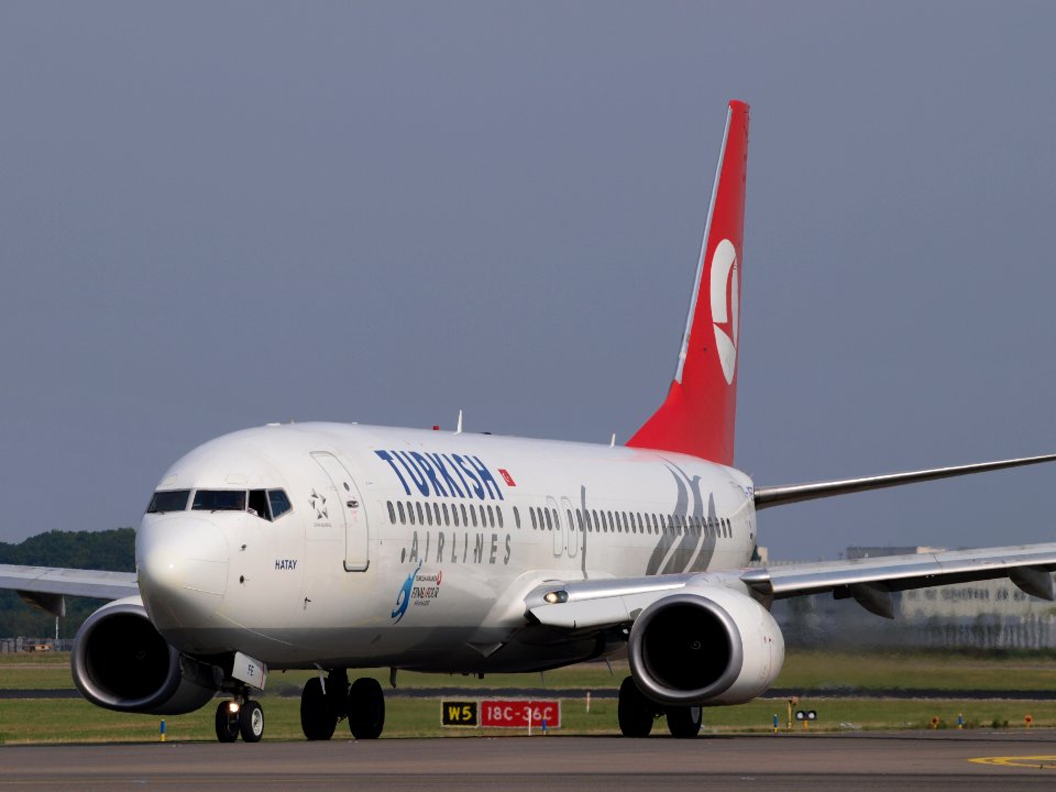 TC-JFE Turkish Airlines Boeing 737-8F2(WL) - cn 29767 taxiing, 25august2013 pic-002