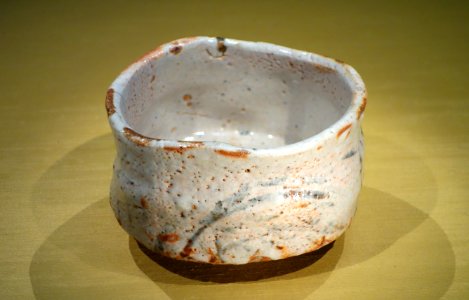 Tea Bowl known as 'Furisode', Mino ware, Shino type, Azuchi-Momoyama to Edo period, 16th-17th century - Tokyo National Museum - DSC05893