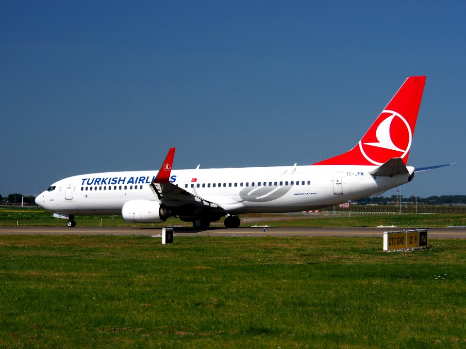TC-JFM Turkish Airlines Boeing 737-8F2(WL) - cn 29775 taxiing 21July2013 pic-008