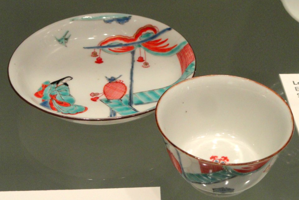 Tea Bowl and Saucer with Woman in a Garden, c. 1680-1700, Arita, hard-paste porcelain with overglaze enamels - Gardiner Museum, Toronto - DSC00679