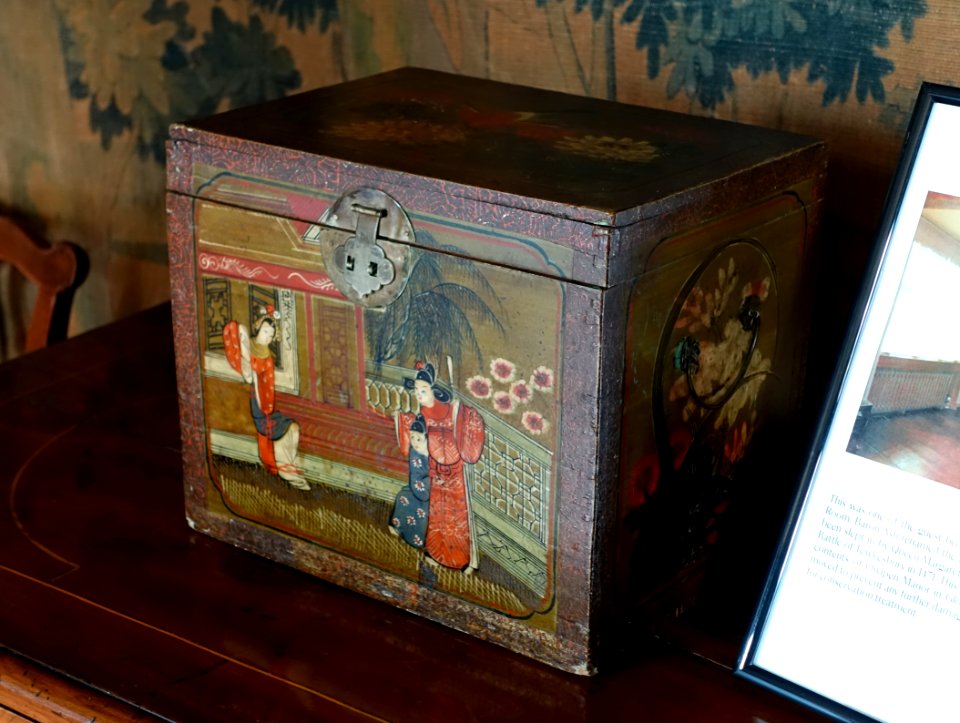 Tea box, China, date unknown - Packwood House - Warwickshire, England - DSC08951