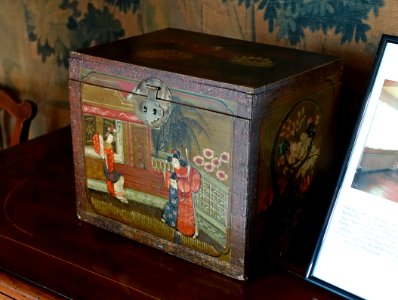 Tea box, China, date unknown - Packwood House - Warwickshire, England - DSC08951