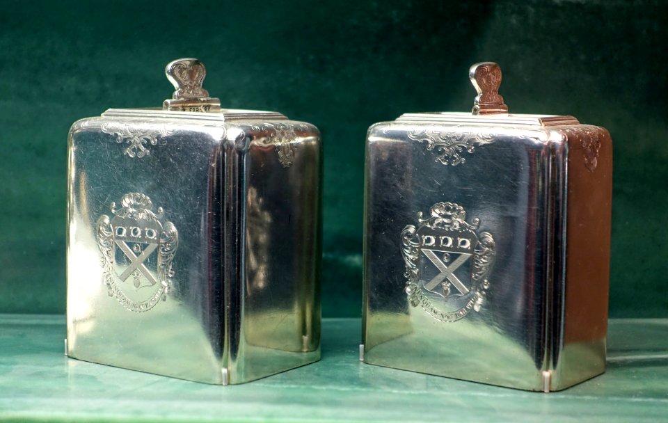 Tea caddies with motto Nunquam Non Paratus, Paul de Lamerie, London, 1731-1732, silver - Fowler Museum - University of California, Los Angeles - DSC02579