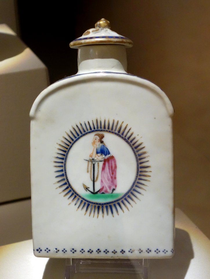 Tea Caddy, China export for European market, c. 1795, porcelain - Chazen Museum of Art - DSC02225