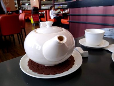 Teapot at Yung Kee, HKIA
