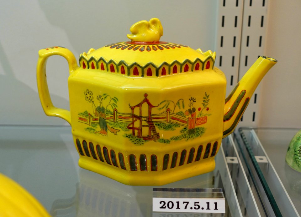 Teapot, Yorkshire, England, c. 1790-1800, earthenware, yellow glaze, overglaze enamels, HD 2017.5.11 - Flynt Center of Early New England Life - Deerfield, Massachusetts - DSC04626