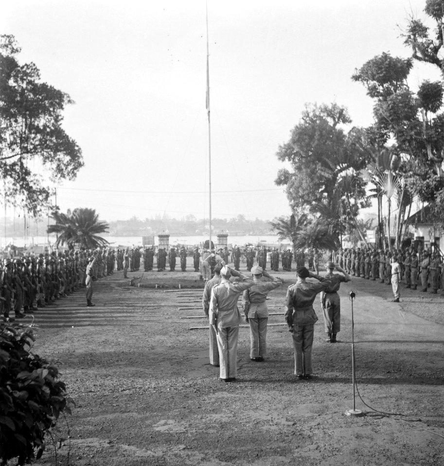 Te Palembang werd op 4 mei, ter gelegenheid van de herdenking van de gevallenen , Bestanddeelnr 15585