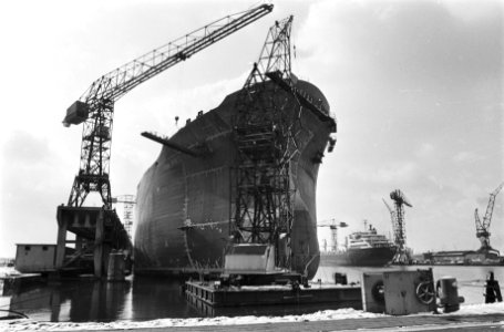 Tanker Fina Britannia 225.000 ton wordt gedoopt bij NDSM, Amsterdam, Bestanddeelnr 924-3247