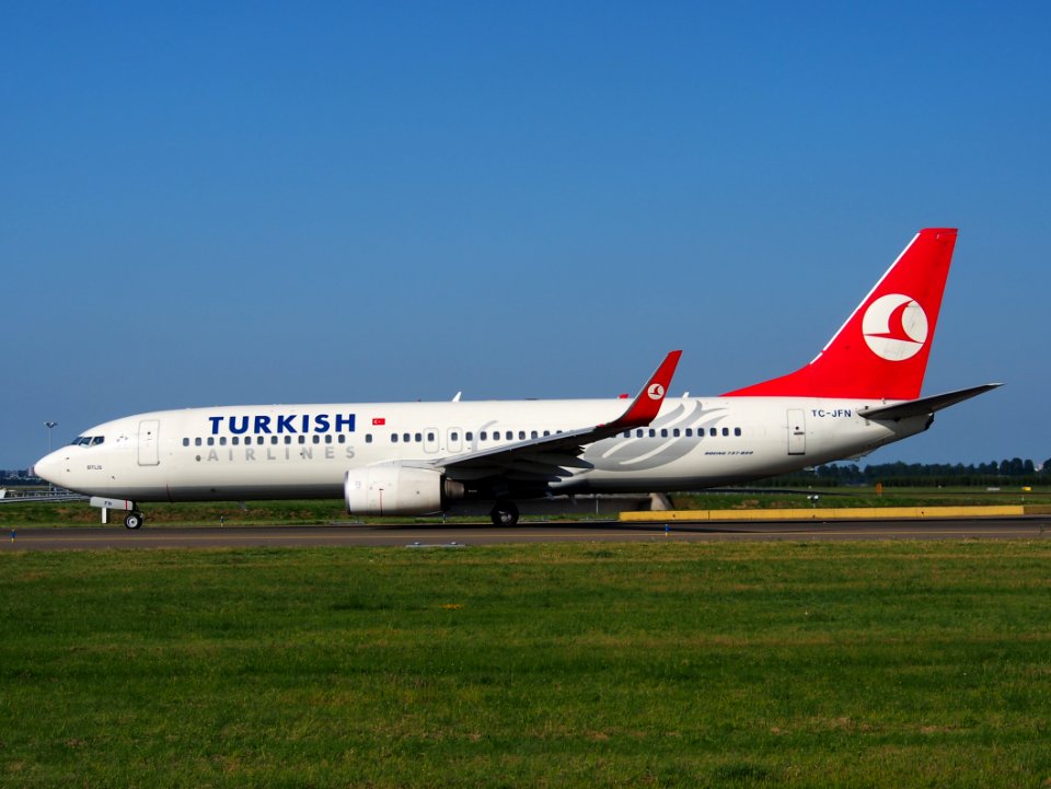 TC-JFN Turkish Airlines Boeing 737-8F2(WL) - cn 29776 taxiing 18july2013 pic-003