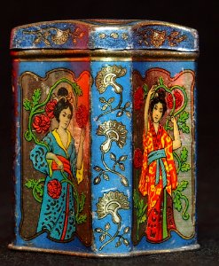 Tea sample tin with four Geishas, photo3